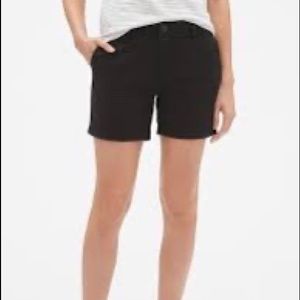 GAP Women’s City Shorts